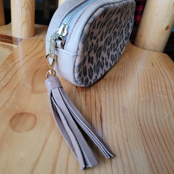 Brave Venice Leather Belt Bag Crossbody - Picture 3 of 9